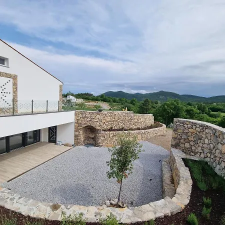 Shamare & Wellness Hrpelje