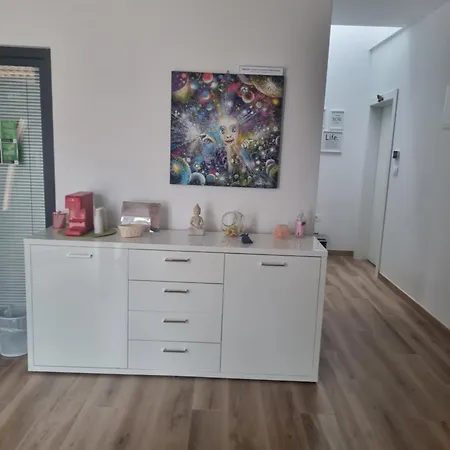 Shamare & Wellness * Hrpelje