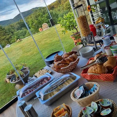 Shamare & Wellness * Hrpelje