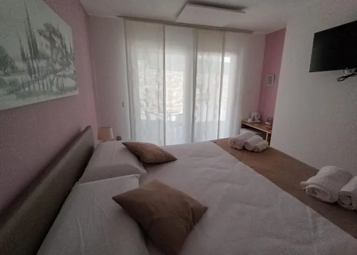 Shamare & Wellness *